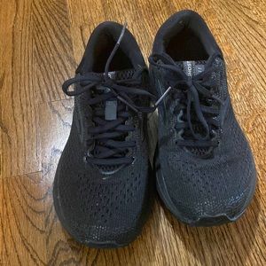 brooks ghost 11 black running shoes